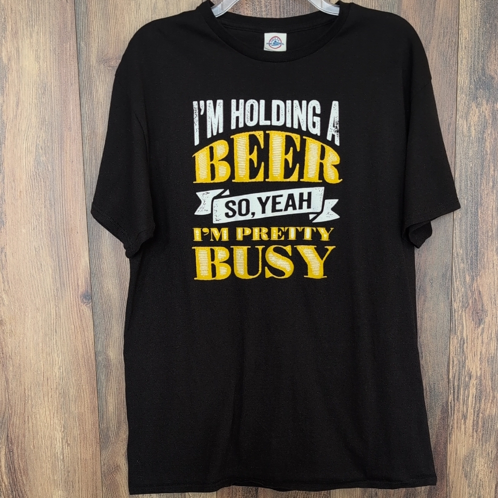 Gildan Black Tee with Yellow Beer Graphic L                                 M401